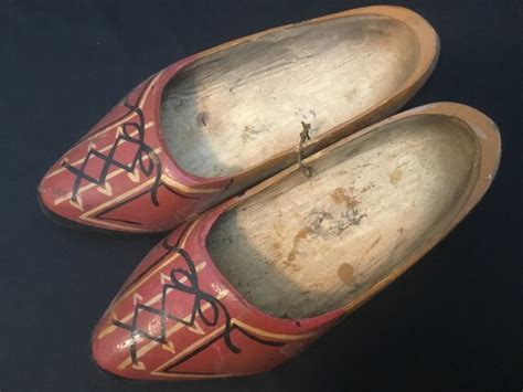 Old Dutch children's clogs with cheerful painting whi… - Gem