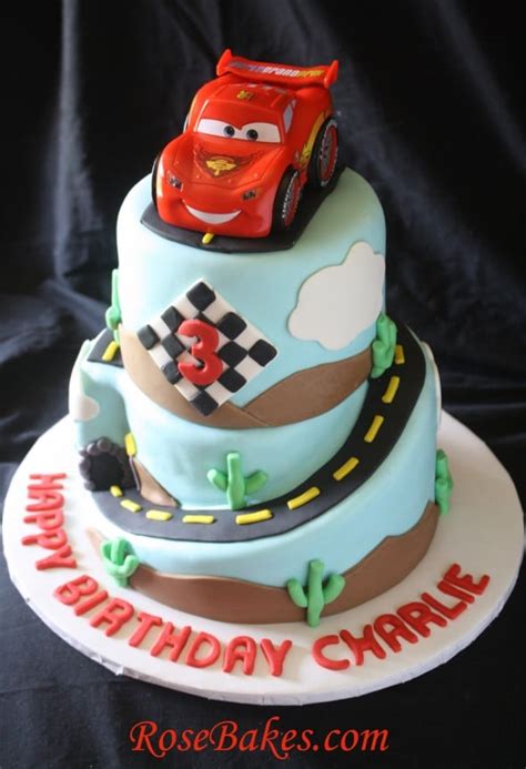 Cars 2 Lightning McQueen Cake