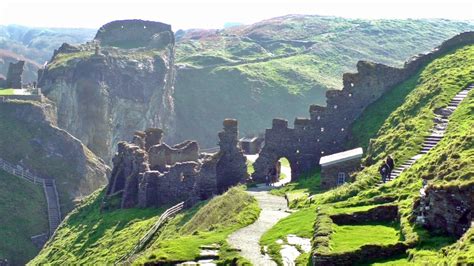 Tintagel Castle Cornwall England | Tintagel Castle in Cornwall - The ...