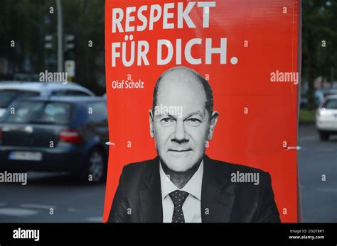 Election poster of Olaf Scholz at Unter den Eichen in Lichterfelde in ...