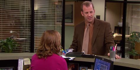 The Office: 10 Hilarious Toby Scenes That Fans May Have Missed