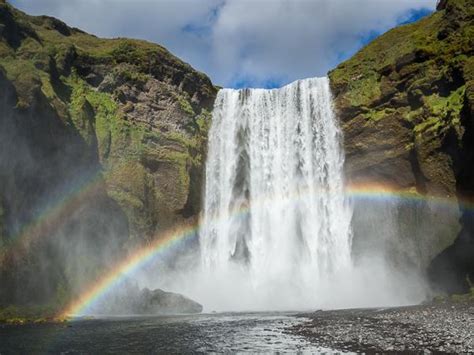 Midnight sun photography vacation in Iceland | Responsible Travel