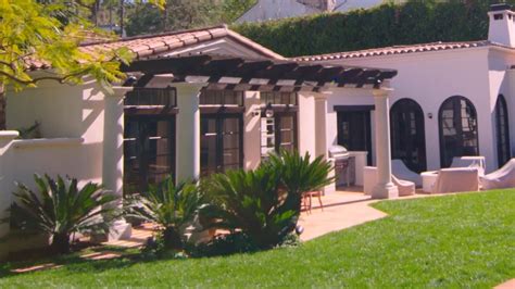 Kendall Jenner House Exterior 2020 - Erikriley