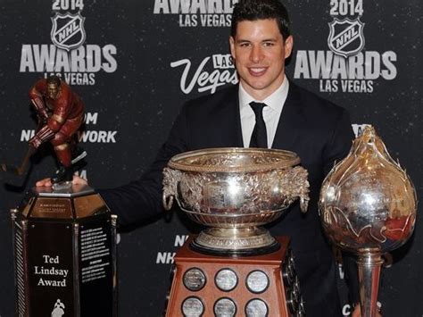 Sidney Crosby with his awards at the 2014 NHL Awards | Sidney crosby ...