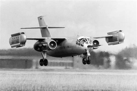 Dornier Do 31 - an experimental VTOL jet transport : r/aviation