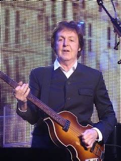 McCARTNEY PHOTO BLOG: Paul McCartney rocks Hamburg