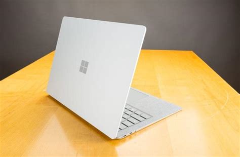 Surface Book 2 vs Surface Laptop: Detailed Comparison of Microsoft's ...