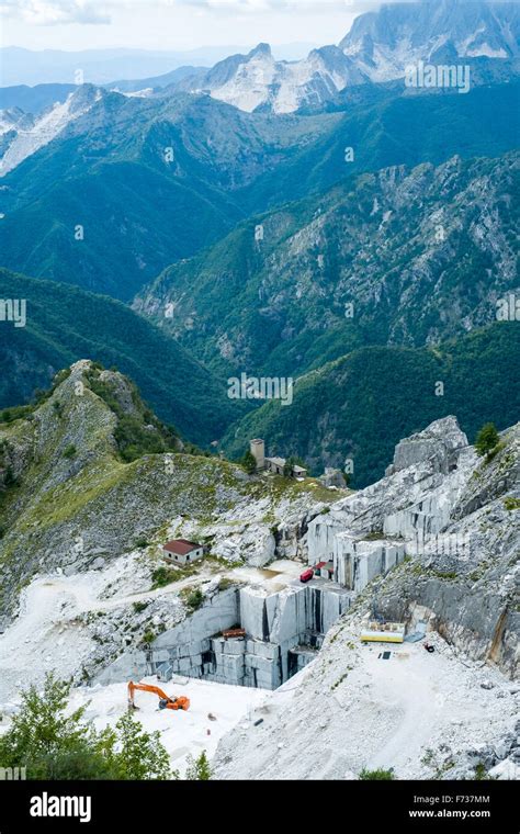 Marble quarry near Massa Carrara, Italy Stock Photo - Alamy