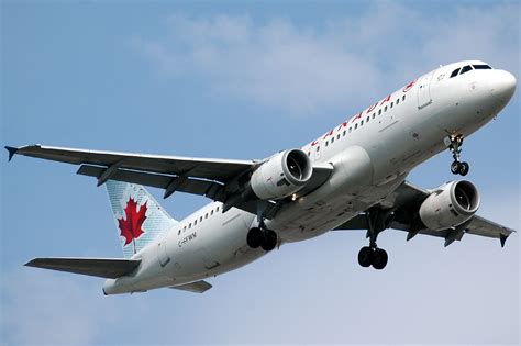 Air Canada A320 C-FFWM | This hybrid livery Air Canada A320 … | Flickr