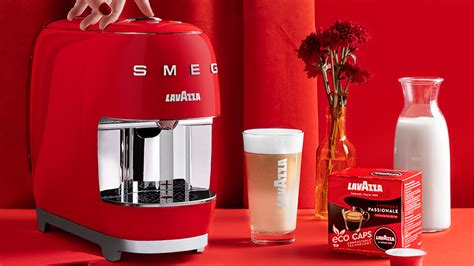 Smeg A Modo Mio Lavazza review: a sexy pod coffee machine that outdoes Nespresso at its own ...