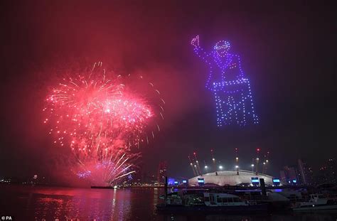 New Year’s Eve DRONE & FIREWORKS Show LONDON - Streets United