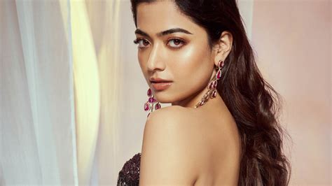 Rashmika Mandanna 4K Wallpaper for iPhone