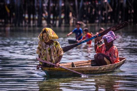 Bajau People: The Far Eastern "Sea Nomads" Unlike Other Humans