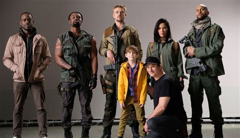 The Movie Sleuth: News: The Predator Begins Filming and Cast Photo Released