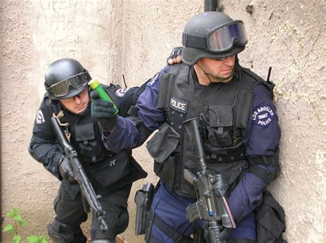 What personality traits do SWAT team members have? - Barking Up The ...