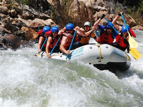 Top 10 Popular White River Rafting Locations in America - CrazyPundit.com