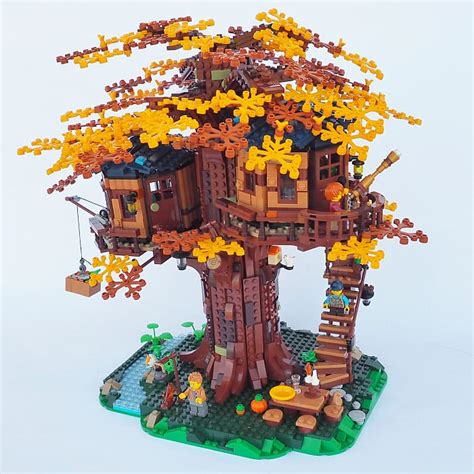 LEGO Ideas Tree House Review & Nature Photos