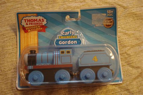 NEW Thomas & Friends Gordon Wooden Railway EARLYENGINEERS 18 mo ...