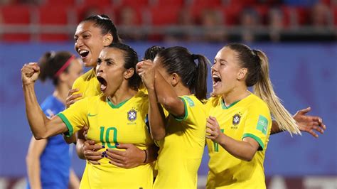 Brazil Women Football Team Wallpapers - Wallpaper Cave