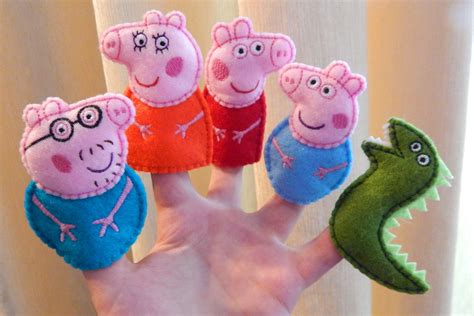 Peppa pig family finger puppets. Felt finger puppets. Finger | Puppets diy, Felt finger puppets ...