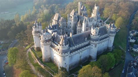 Pierrefonds castle, France : r/castles