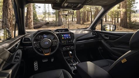 Let's Take a Look Inside the 2022 Subaru Forester - Kelley Blue Book