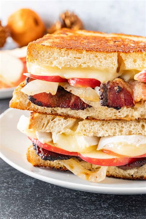 The BEST Bacon Grilled Cheese - Sweet, Savory, and Delicious!