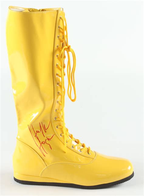 Hulk Hogan Signed Wrestling Boot (Beckett) | Pristine Auction