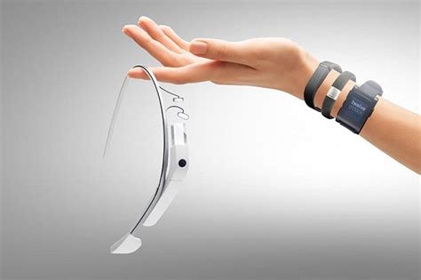 Top 10 Wearable Gadgets: Game Changers for Fashion Industry