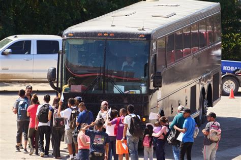 Migrant buses leave Texas for NYC despite claims city is full, as siege ...