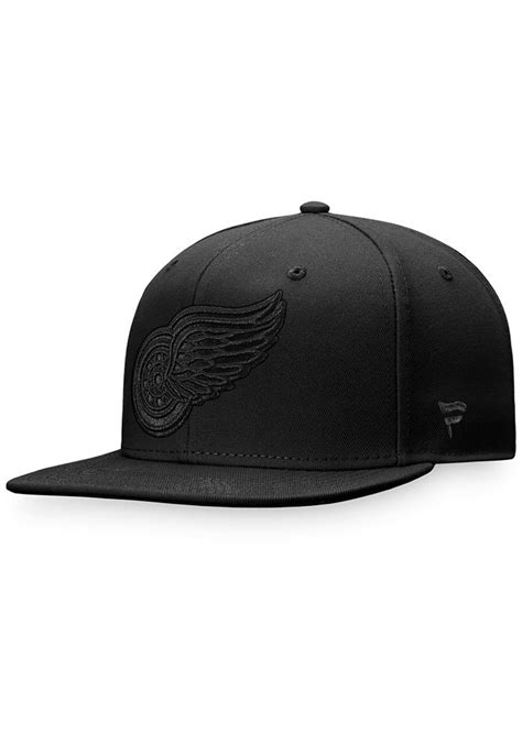 Detroit Red Wings Mens Red Wings BLACK Tonal Core Fitted Hat