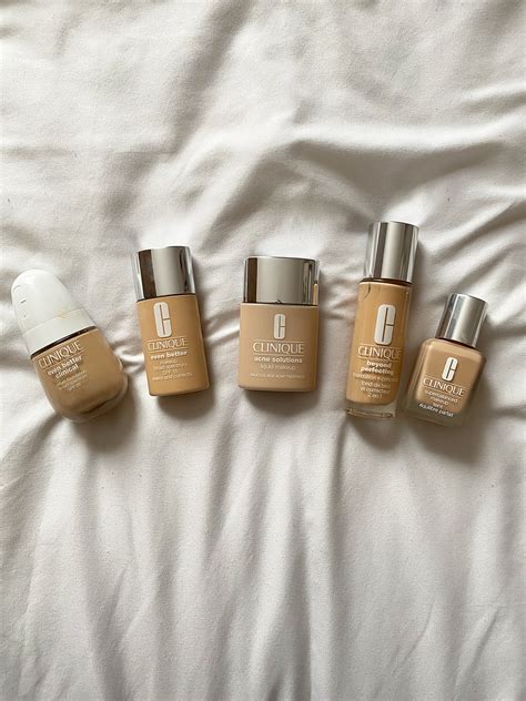 Reviewed: Clinique's Top Foundations | Who What Wear