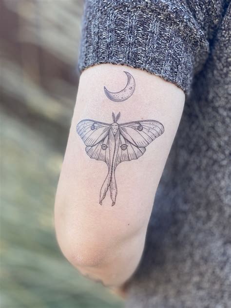 Discover 68+ lunar moth tattoo best - in.cdgdbentre