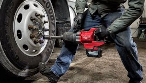 Milwaukee introduces D-handle impact wrench