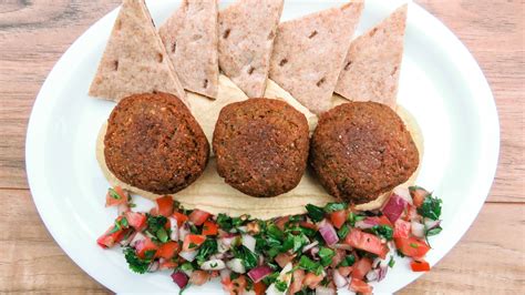 Traditional chickpea falafel | The GoodLife Fitness Blog