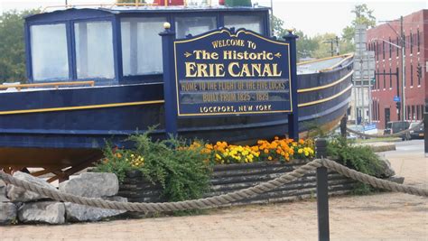 Wil and Judy Eades Traveling the USA........: Erie Canal - Lockport NY