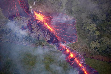 Spectacular Images of the Recent Eruptions in Hawaii - The Atlantic