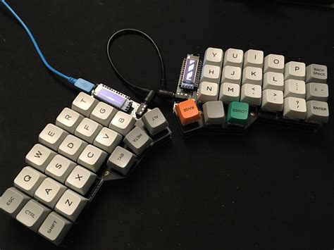 I get why people like split keyboards now : r/MechanicalKeyboards