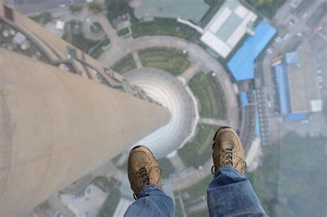 What is acrophobia and what causes fear of heights? Symptoms, celebrity ...