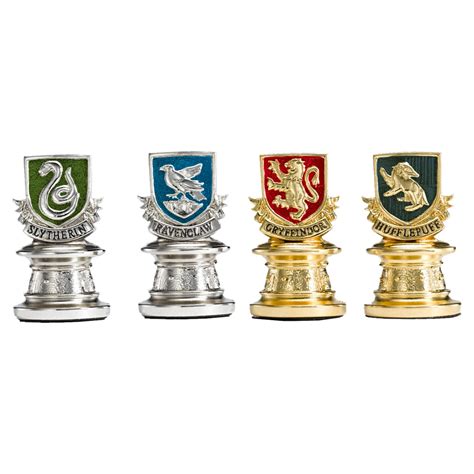 The Noble Collection Harry Potter Quidditch Chess Set Silver & Gold ...