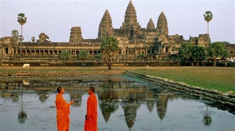 Religious tourism etiquette - BBC Travel