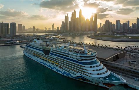 Dubai Harbour welcomes first cruise passengers - Latest Maritime ...