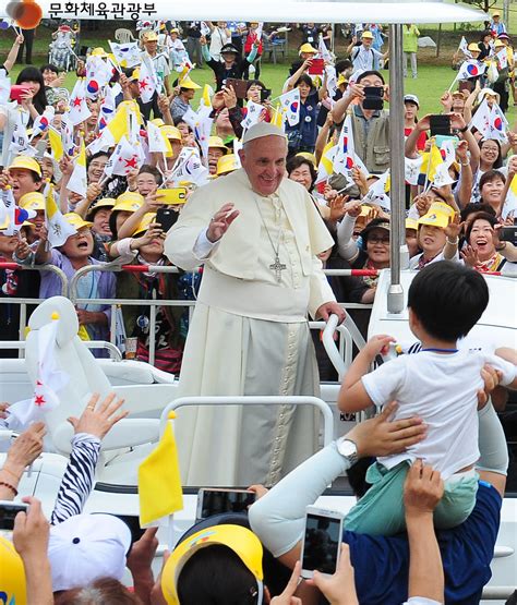 교황 방한-꽃동네5 | Pope Francis travels in his autocade on his way… | Flickr