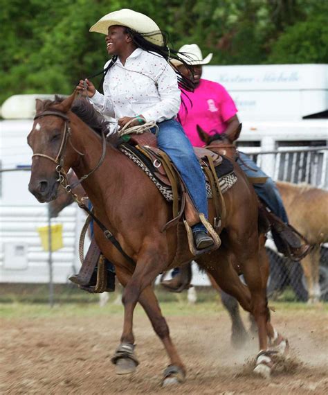 Riders tip hats to inaugural All Girls Rodeo in New Caney