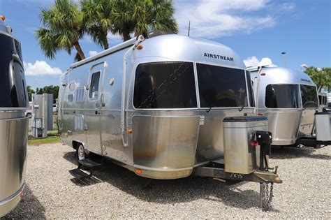 2014 Airstream Flying Cloud 20 15639-1