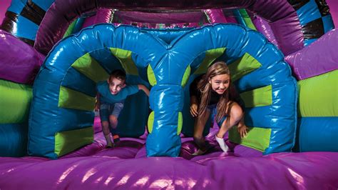 5 Reasons to Rent a Bounce House For Your Kid's Birthday Party - Mommy B Knows Best