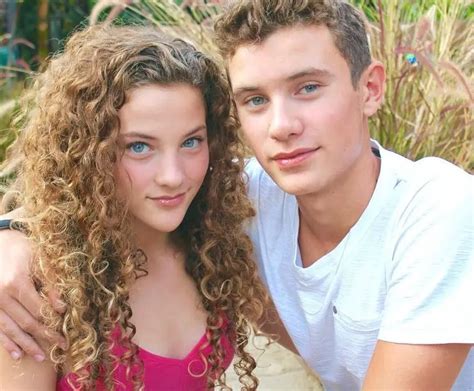 Does Sofie Dossi Have a Spine? Who is Her Boyfriend?