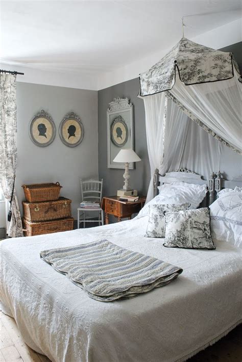 40 French Country Bedrooms to Make You Swoon