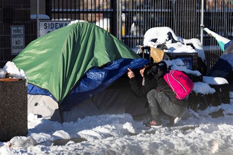 Arctic blast, blizzards disrupt US travel ahead of holidays, World News ...