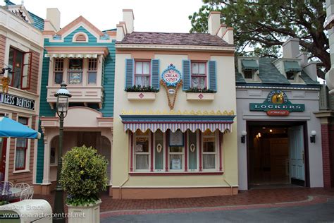 Main Street Cone Shop at Disney Character Central